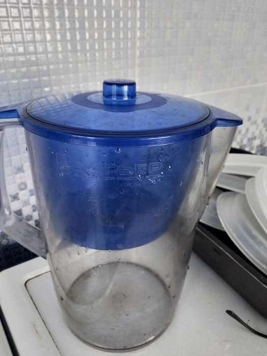 Продам кувшин для очистки воды.