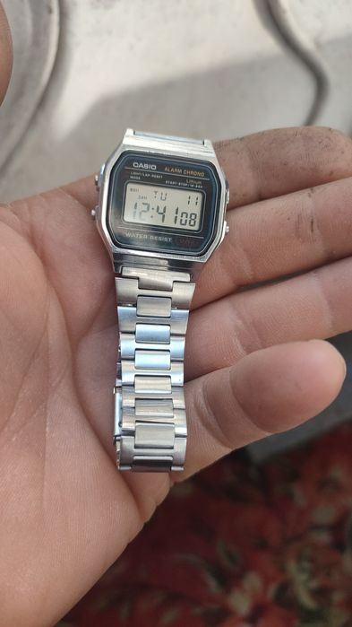 Продам чясы не нужны