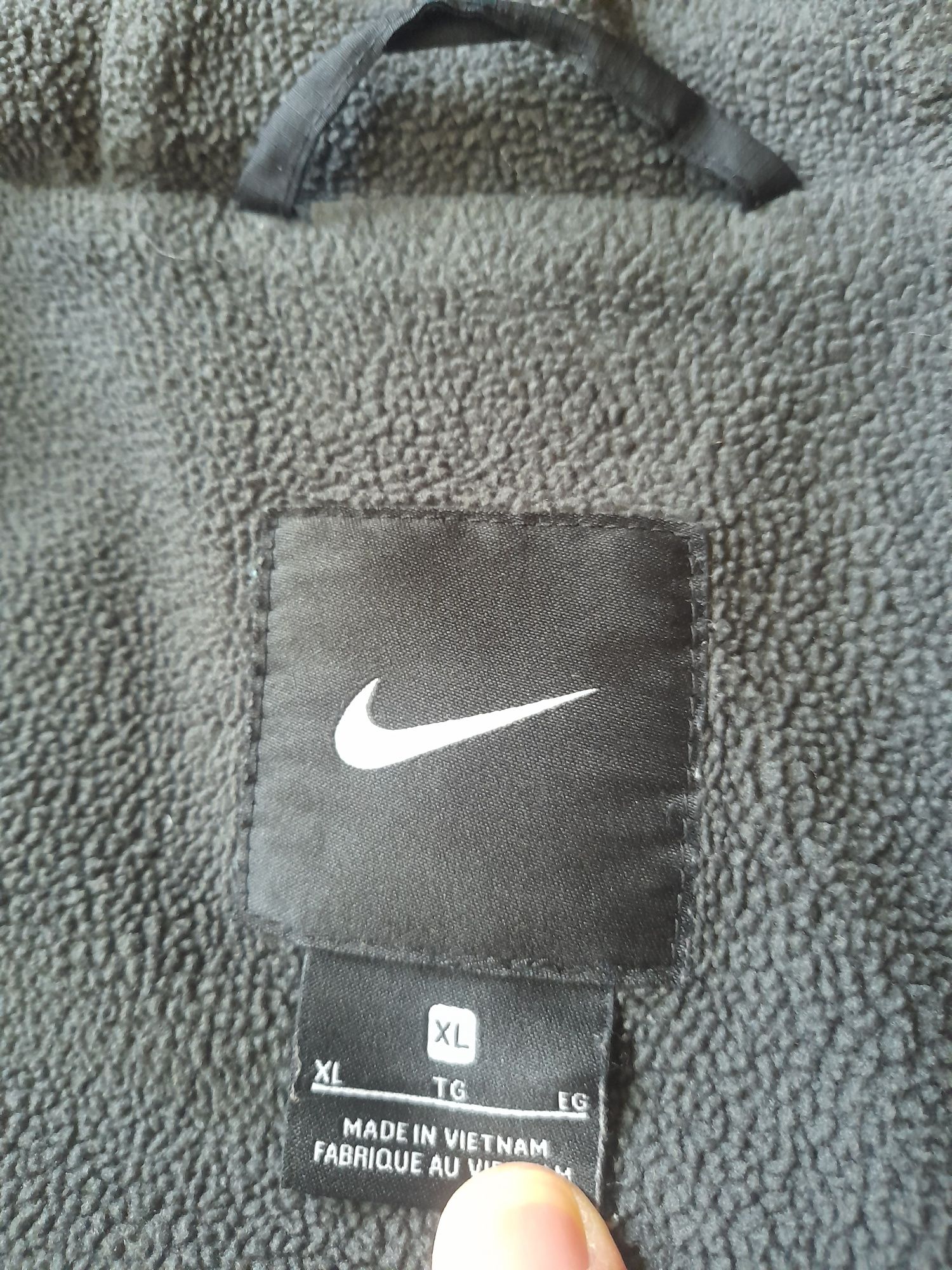 Nike мъжко яке XL размер.