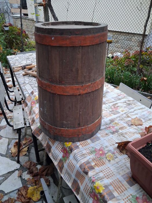 Малка дървена каца