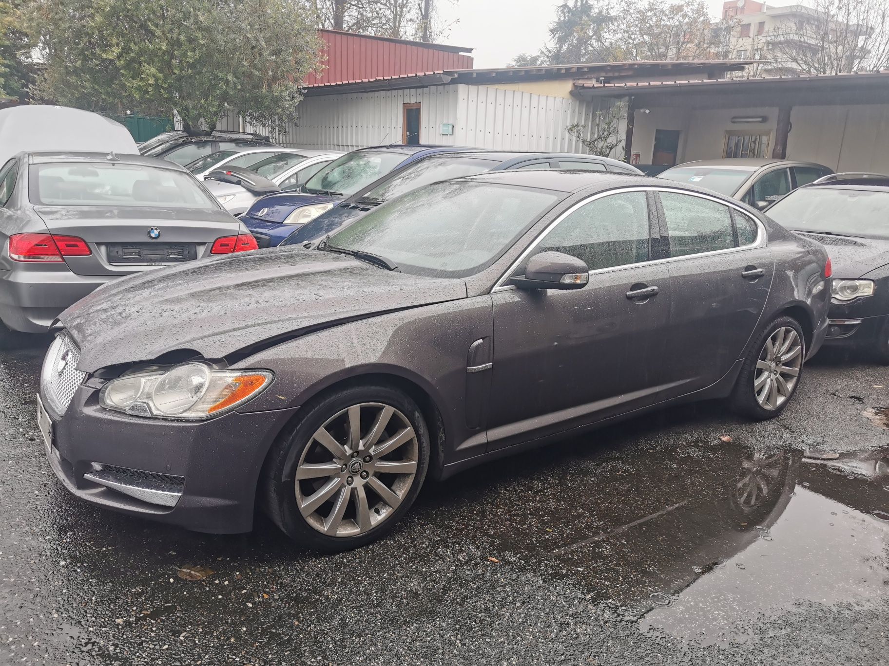 Vând piese jaguar xf 3.2 benzina an 2010