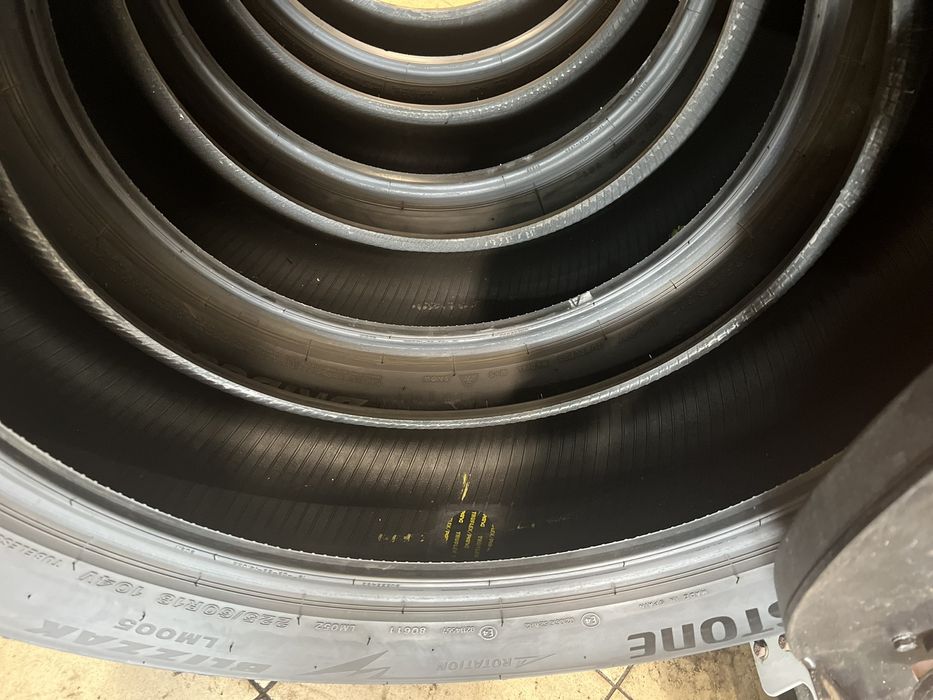 Зимни гуми 225/60 R18 Bridgestone