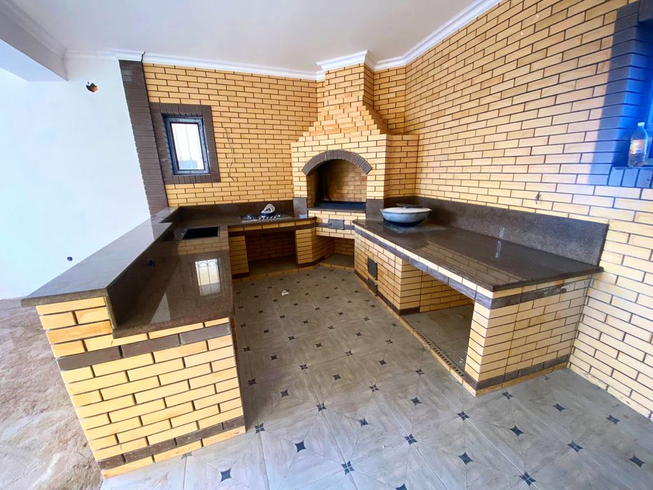 Барбекю зона столешница из натурального камня. Гранит, мрамор.