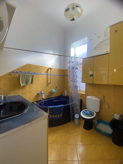 Apartament pe V. Alecsandri cu Pivniță de 35 mp !!