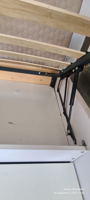 Pat dormitor tapițat ,cu spatiu de depozitare