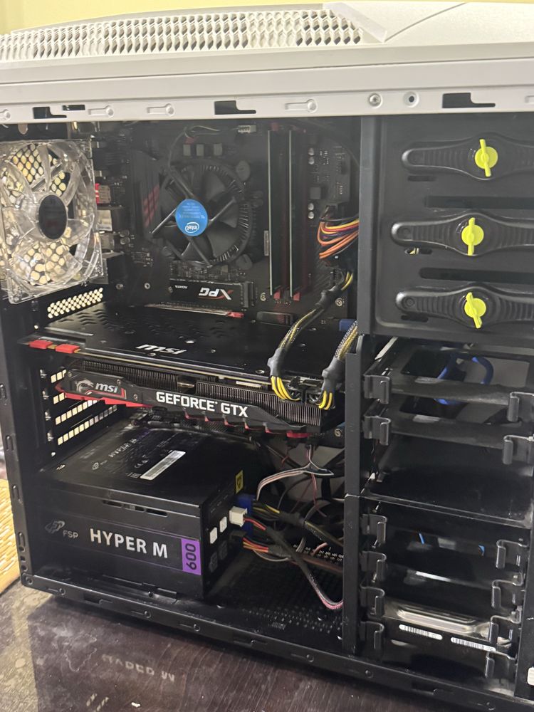 Геймърски компютър с GTX 1080 TI, I7-8700, 16GB RAM DDR4
