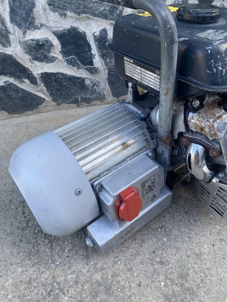 Generator Bosch , 2 kW, motor Suzuki