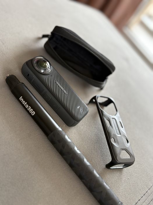 Insta360 X4 360°- екшън камера с Invisible selfie stick