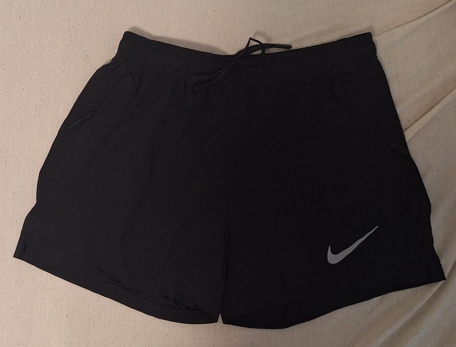 Pantaloni scurți de sală Nike Reflectorizanți, mărimea L