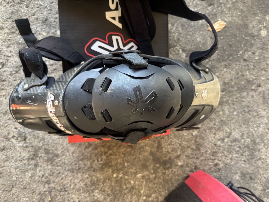 Мото наколенки asterisk carbon