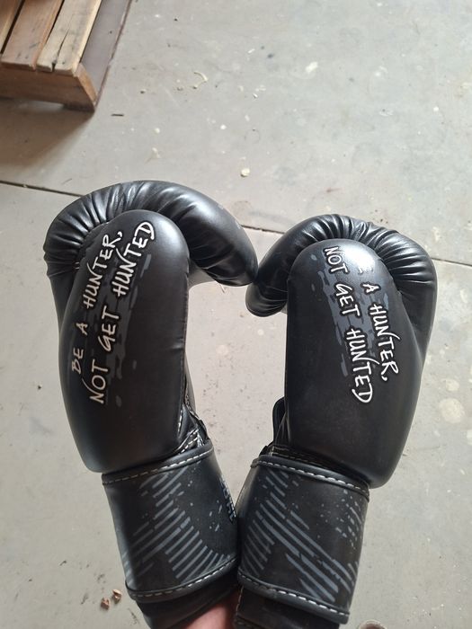 Продам боксерские перчатки