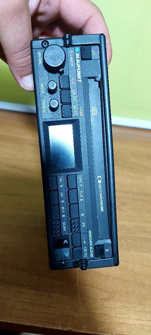 Radio casetofon auto Blaupunkt München scd 09