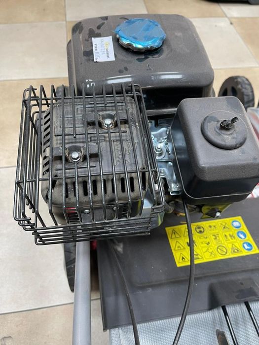 Sacrificator si Aerator pe benzina Hecht 5644 5.5CP -A-