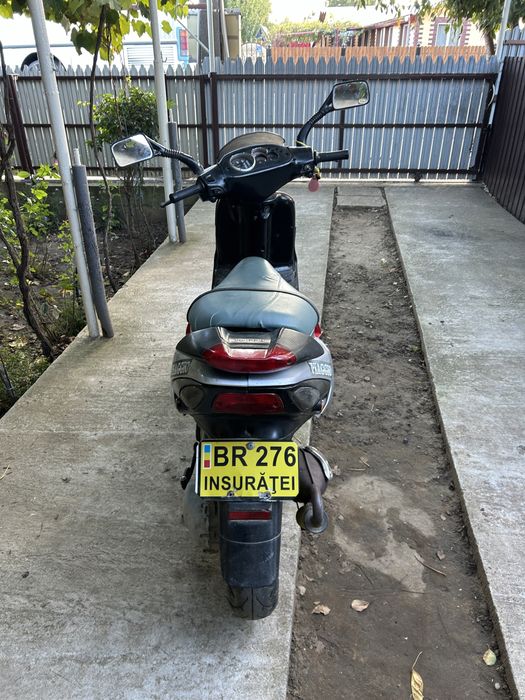 Vand scuter  piaggio nrg motor refacut cu piese noi. Urgent