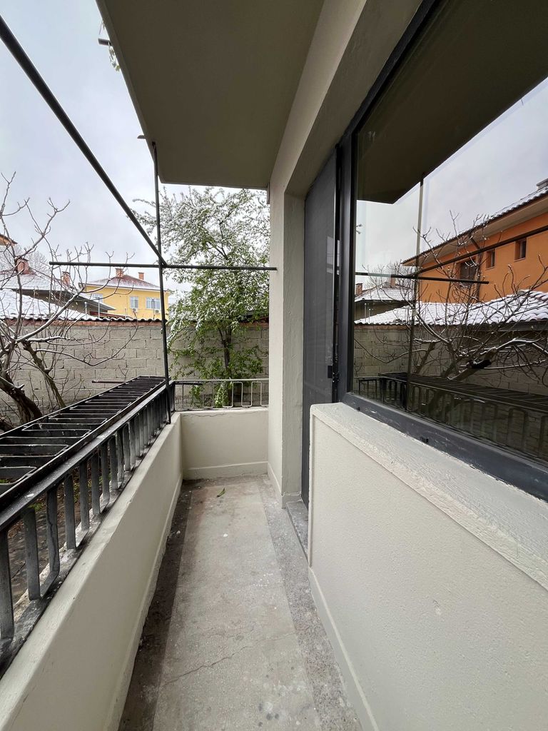 Продава се Тристаен апартамент в Карлово - 100 кв.м за 1515 €/кв.м - Снимка #14