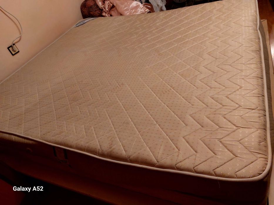 Продавам  3 матрака за спалня