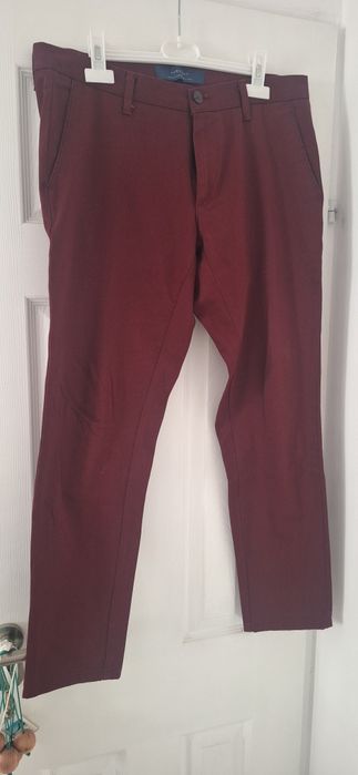 Pantaloni casual Zara