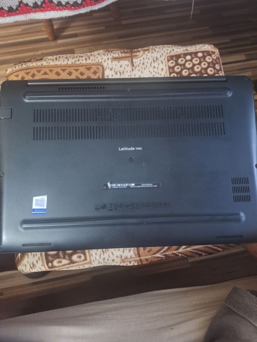 Vând sau schimb laptop tacsscreen