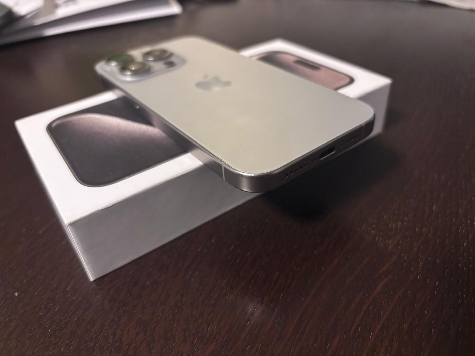Iphone 15 PRO, 256 GB, garanție iStyle 12/2025,vând sau schimb