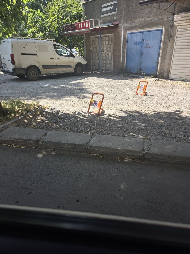 Дава се под наем Гараж / Паркомясто в к.к. Слънчев ден - 38 кв.м за 205 € - Снимка #2
