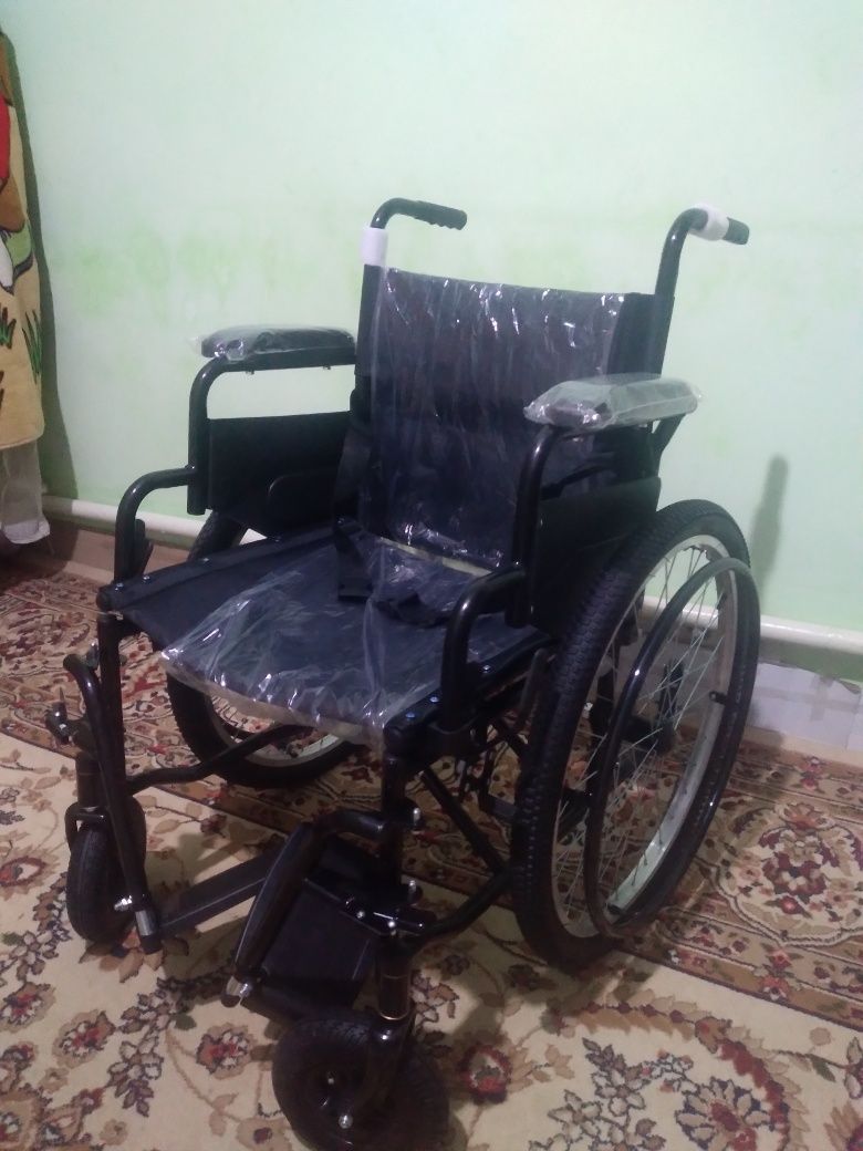 Ногиронлар учун каляска Янги холатида