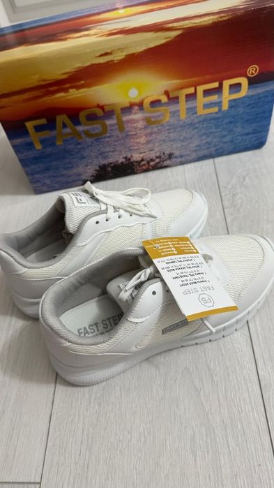 Продам кроссовки 36 размер, новые