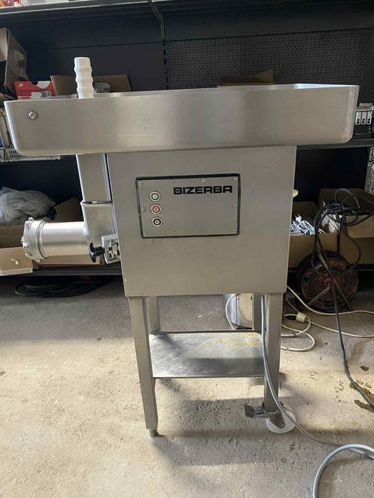 Професионален Волф, Месомелачка