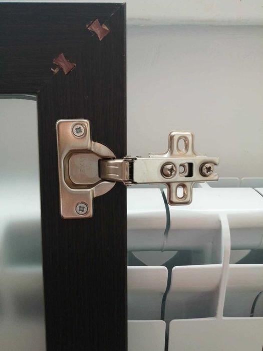 Вратички от стъкло и МДФ профил