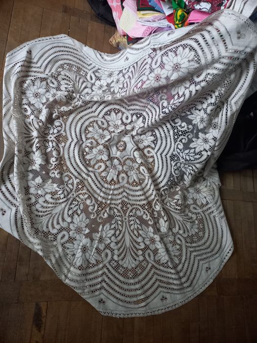 Fete de masa rotunde