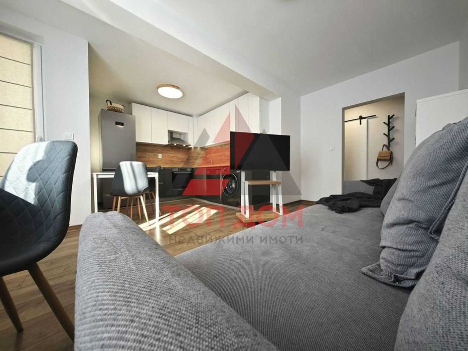 Дава се под наем Двустаен апартамент в Варна, Спортна зала - 70 кв.м за 816 € - Снимка #1