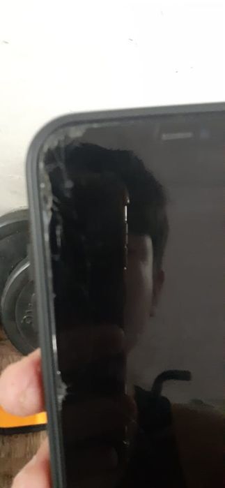 айфон 11 ьез ремонтов  торг имеется