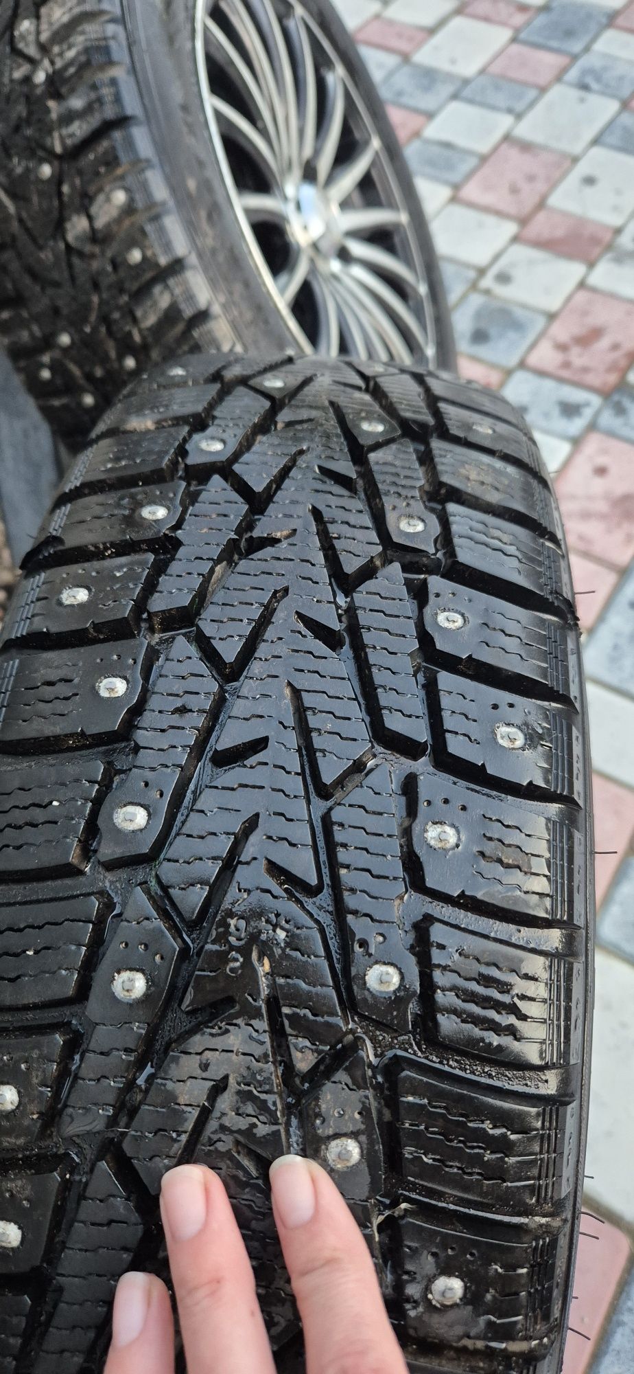 Nokian Nordman 7 185/65 R14 90T с шипами