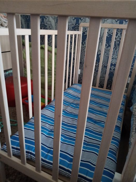 Кроватка детская