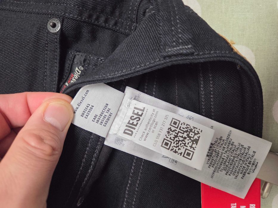 Vand blugi Diesel Larkee Beex marimea 33 cu 32 lungime