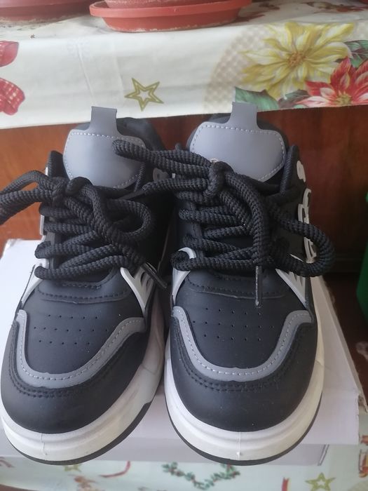 OFERTA, OFERTA : Adidași noi (mărimea 36)