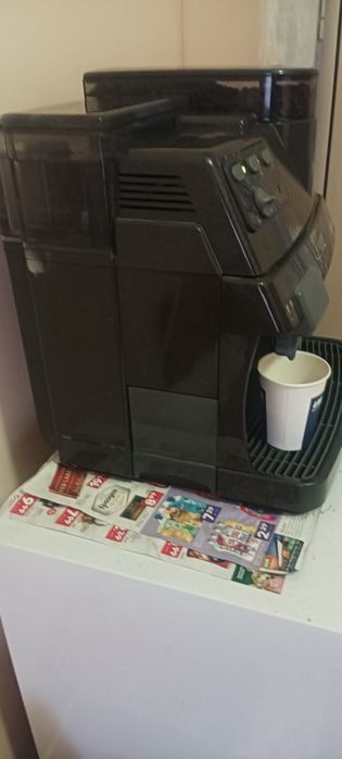 Продавам кафе автомат Saeko Viena