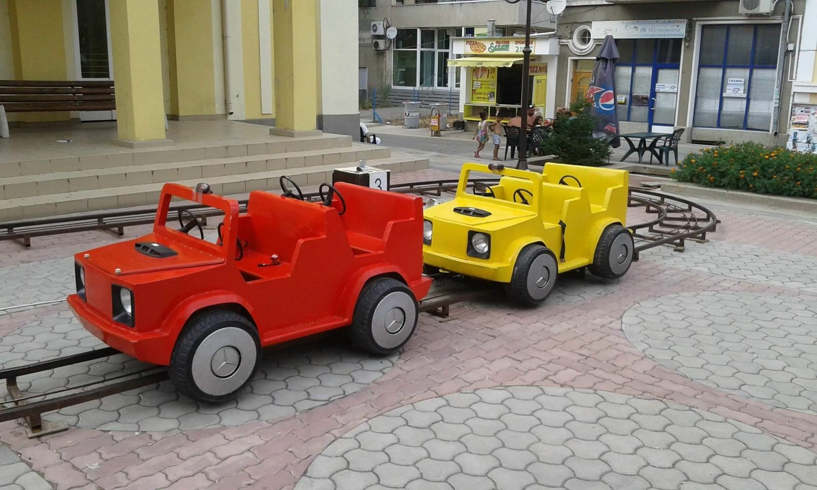 Бизнес.Атракциони, надуваем батут ,бънджи, влакче