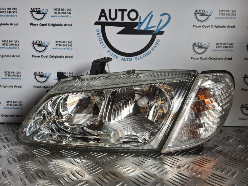 Far stanga Nissan Almera 2