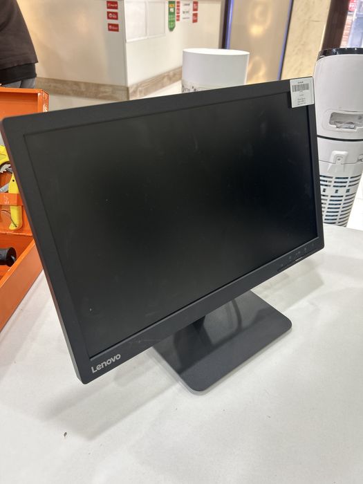 Монитор lenovo в отлично состоянии