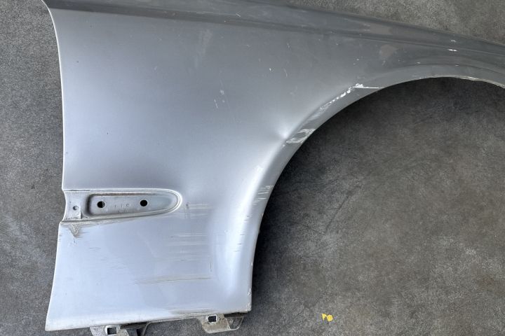 aripa fata dreapta Mercedes-Benz E-Class W211