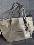 Дамска чанта Guess
