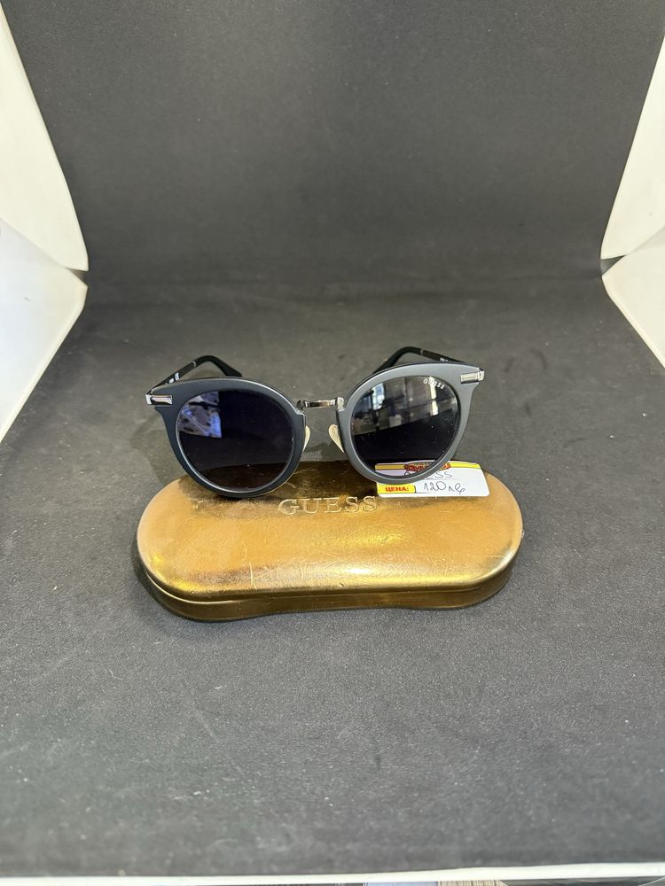 Дамски слънчеви очила Guess GF6041 02B