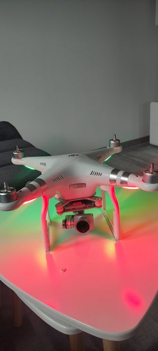 Vând dronă DJI Phantom 3 Advanced