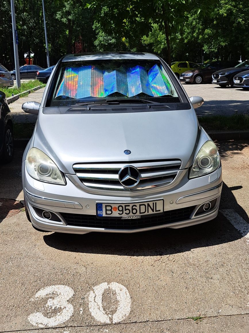 Vând autoturism Mercedes B class, motorină.