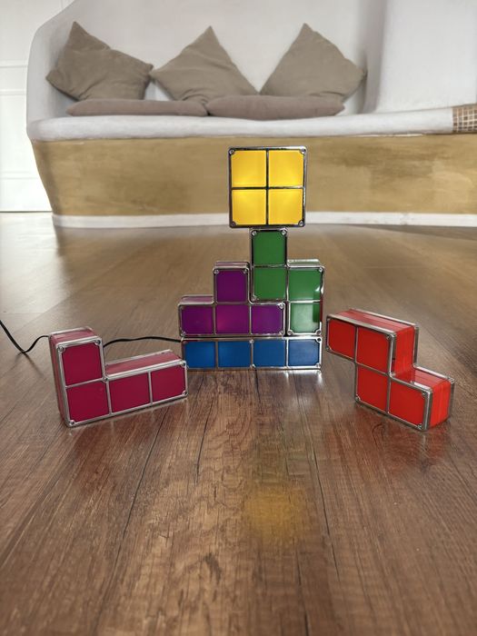 Lampa tetris modulara