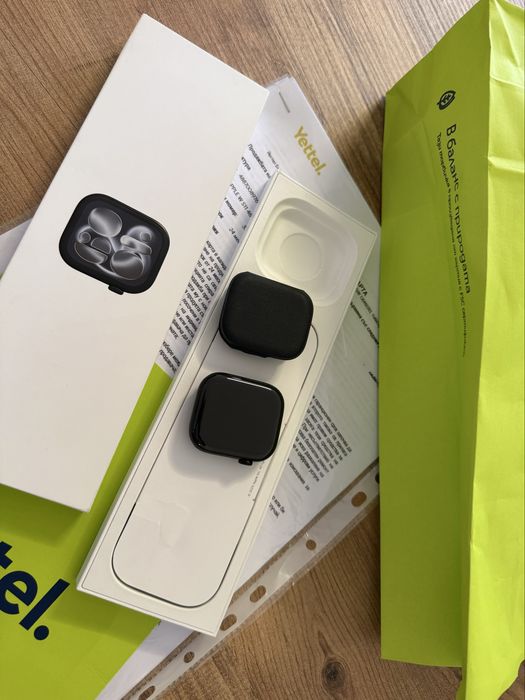 Apple Watch Series 11 46mm Йеттел Гаранционен ! Jet Black - Черен !