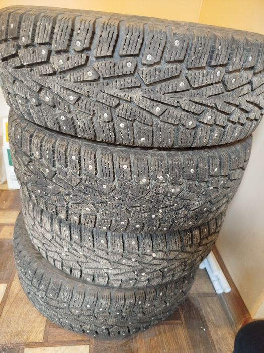 Резина зимная в отличном состояний