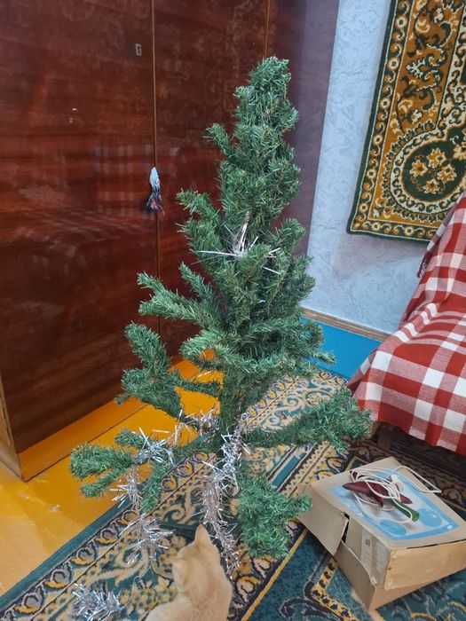 Елка с игрушками