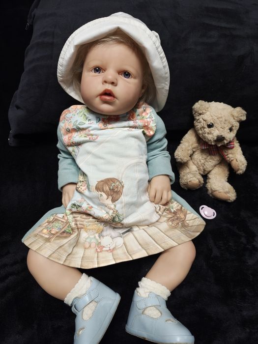 Păpușa de colecție Reborn Reva - vinyl, pictata manual