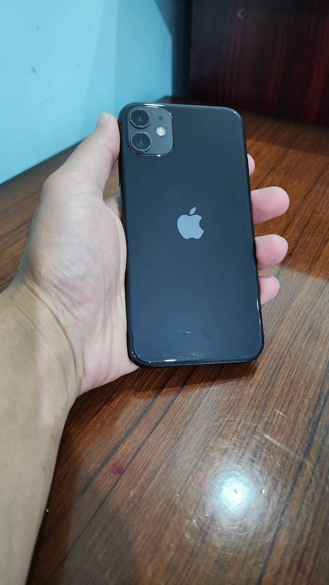 IPhone 11 128gb сотилади